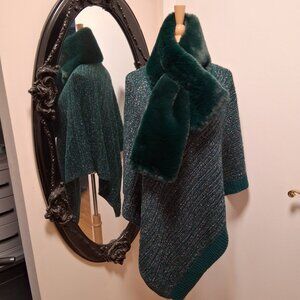 Chico's 2 pc Green Lurex Marled Knit Poncho & Faux Fur Scarf Sz L/XL, / B10